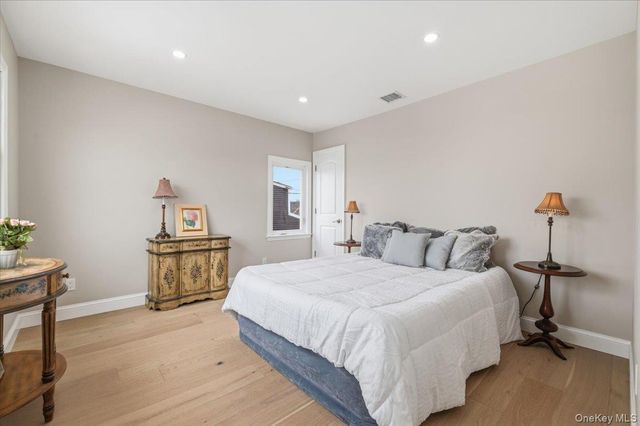 89 Ridge Lane, Levittown, NY 11756