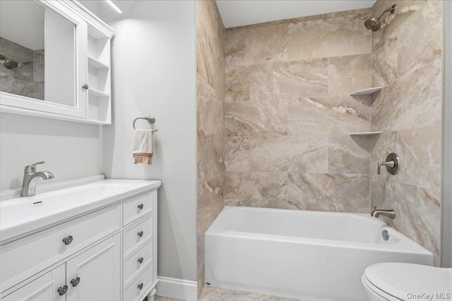 89 Ridge Lane, Levittown, NY 11756