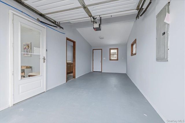 89 Ridge Lane, Levittown, NY 11756