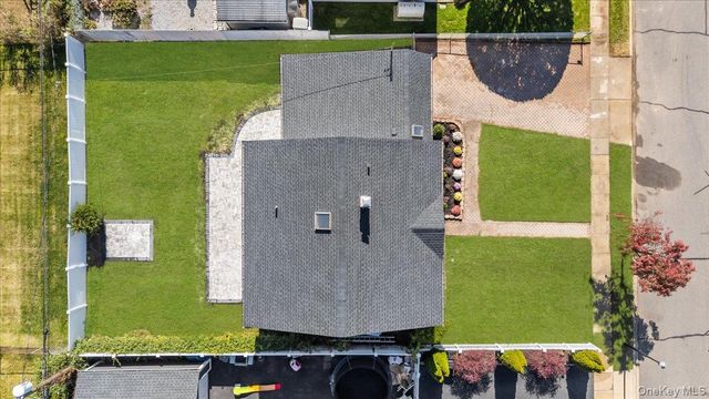 89 Ridge Lane, Levittown, NY 11756