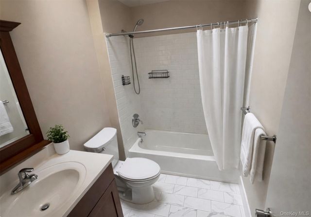 5 N Aspen Road, Middletown, NY 10940