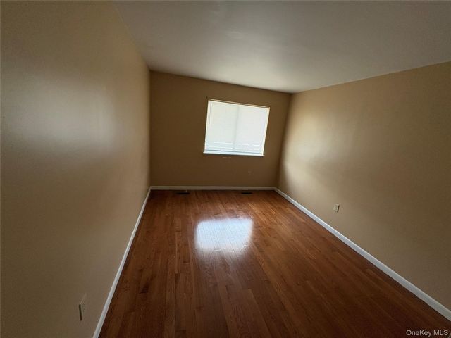 5 N Aspen Road, Middletown, NY 10940