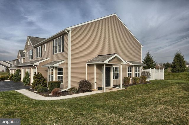 150 MERLIN DR, Hummelstown, PA 17036