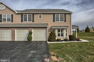 150 MERLIN DR, Hummelstown, PA 17036