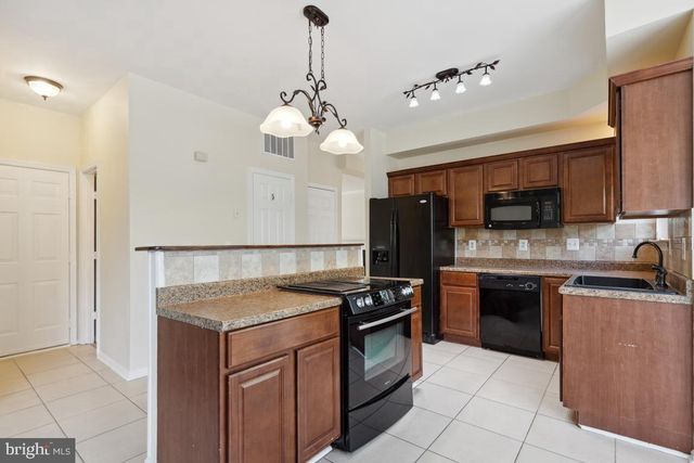 6178 OAKLAWN LN, Woodbridge, VA 22193