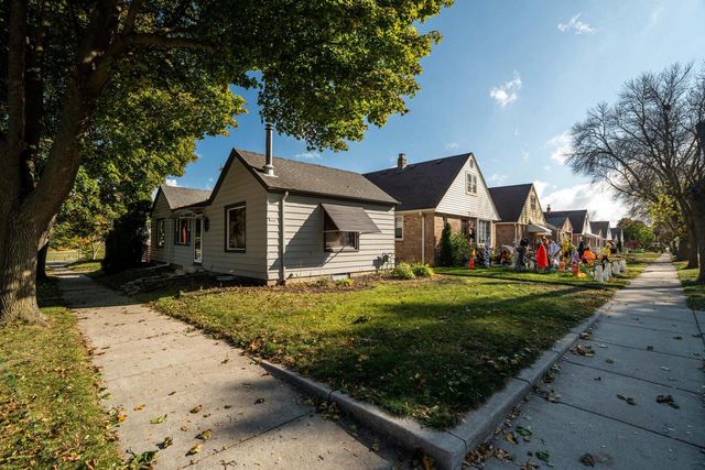 2900 S Clement AVENUE, Milwaukee, WI 53207