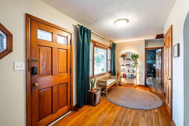 2900 S Clement AVENUE, Milwaukee, WI 53207