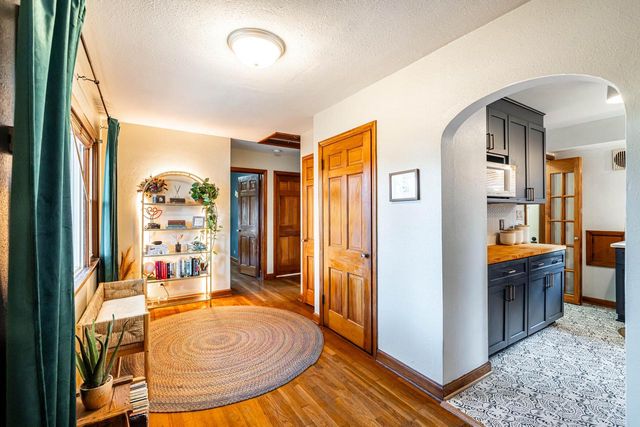 2900 S Clement AVENUE, Milwaukee, WI 53207