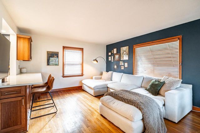 2900 S Clement AVENUE, Milwaukee, WI 53207