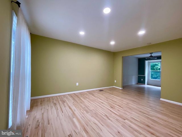 7925 FOREST PATH WAY, Springfield, VA 22153