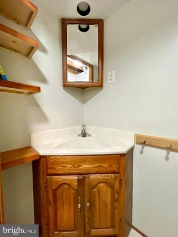7925 FOREST PATH WAY, Springfield, VA 22153