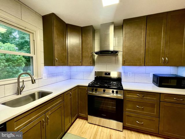 7925 FOREST PATH WAY, Springfield, VA 22153