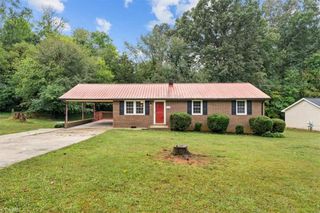 1001 Meadowood Drive, Ramseur, NC 27316