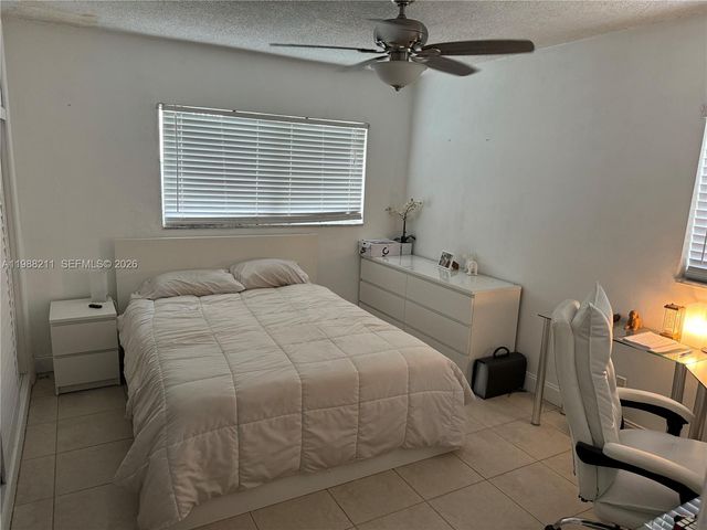 3610 NW 21st St 304, Lauderdale Lakes, FL 33311