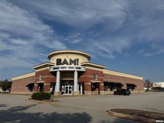 4000 E 53RD Street, Davenport, IA 52807