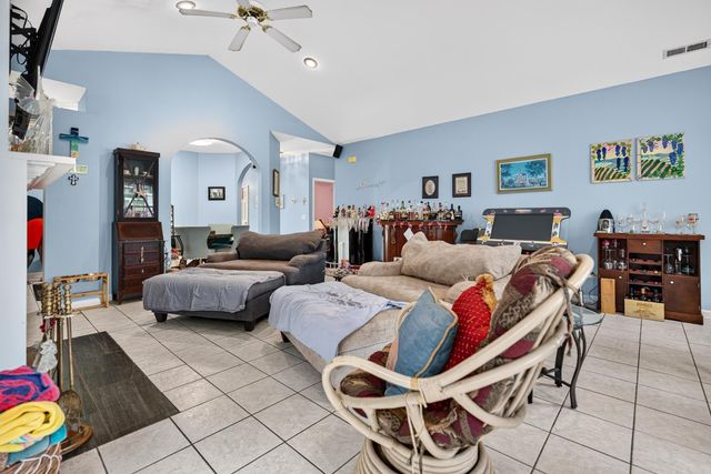 466 Old Plantation Dr., Pawleys Island, SC 29585