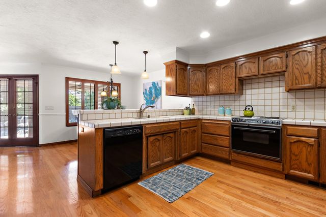 7720 S Oak Way, Sacramento, CA 95831