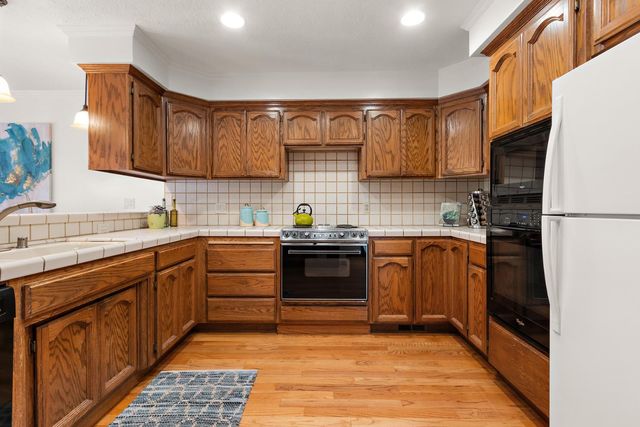 7720 S Oak Way, Sacramento, CA 95831