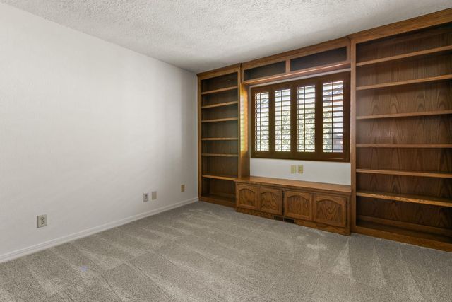 7720 S Oak Way, Sacramento, CA 95831