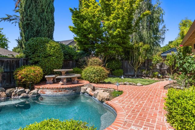 7720 S Oak Way, Sacramento, CA 95831