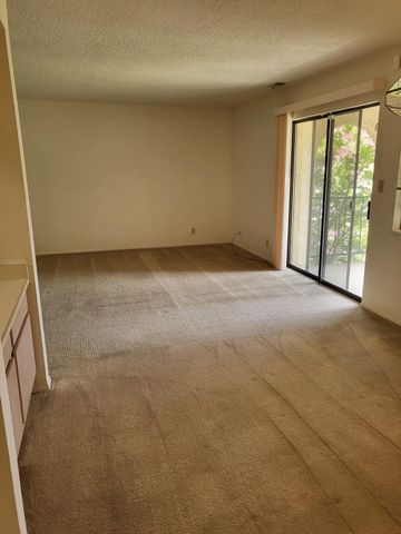 827 Country Club Drive SE APT 2A, Rio Rancho, NM 87124