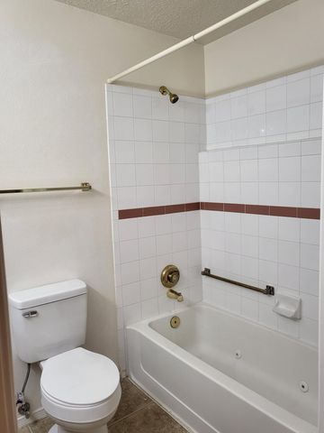827 Country Club Drive SE APT 2A, Rio Rancho, NM 87124