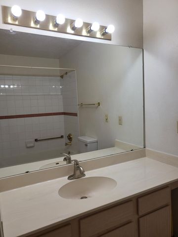 827 Country Club Drive SE APT 2A, Rio Rancho, NM 87124
