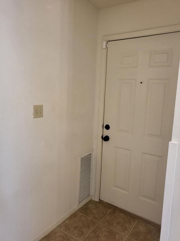 827 Country Club Drive SE APT 2A, Rio Rancho, NM 87124