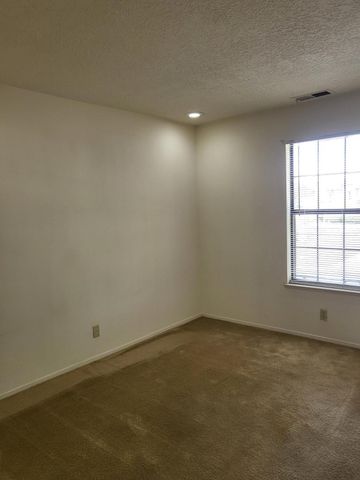 827 Country Club Drive SE APT 2A, Rio Rancho, NM 87124