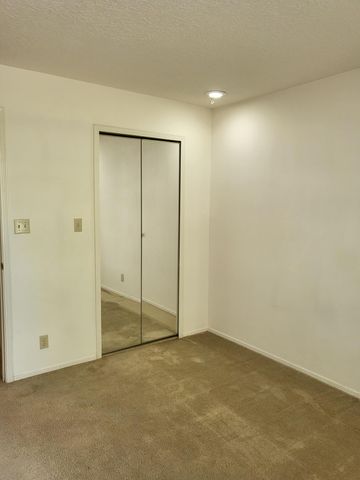 827 Country Club Drive SE APT 2A, Rio Rancho, NM 87124