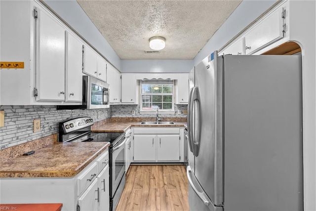 5 Compton CT, Hampton, VA 23666