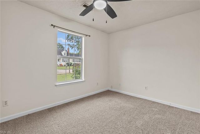 5 Compton CT, Hampton, VA 23666