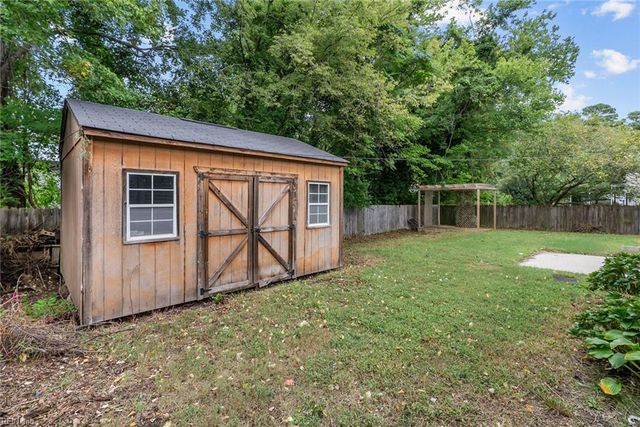 5 Compton CT, Hampton, VA 23666