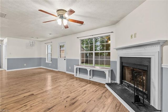 5 Compton CT, Hampton, VA 23666