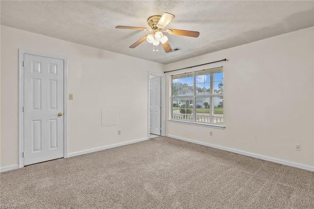 5 Compton CT, Hampton, VA 23666