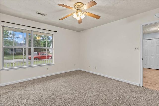 5 Compton CT, Hampton, VA 23666