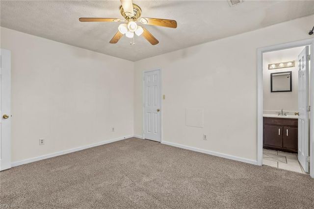 5 Compton CT, Hampton, VA 23666