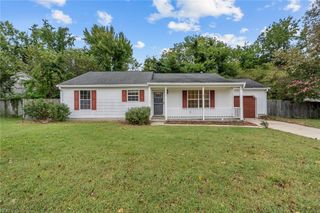5 Compton CT, Hampton, VA 23666