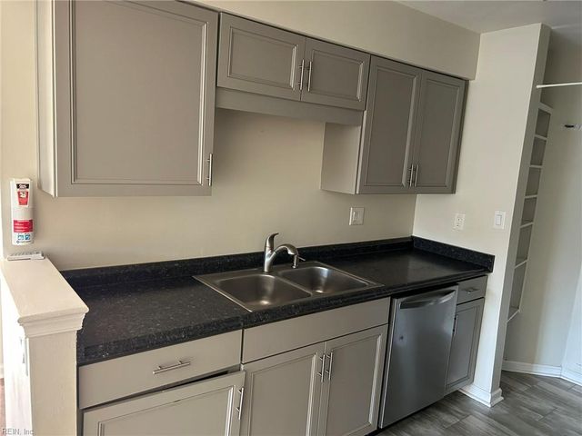 1016 Pebblewood DR, Virginia Beach, VA 23464