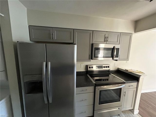 1016 Pebblewood DR, Virginia Beach, VA 23464