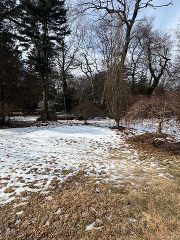 7 Deer Park Road, Huntington Station, NY 11743