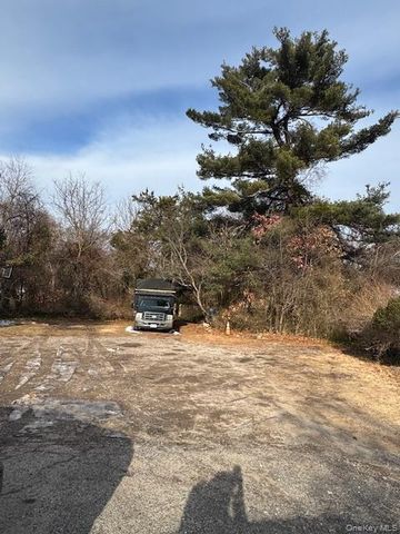 7 Deer Park Road, Huntington Station, NY 11743