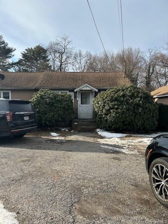 7 Deer Park Road, Huntington Station, NY 11743