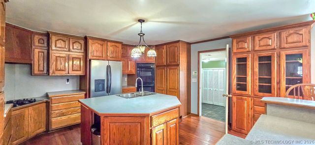 509 Sunset Strip Avenue, Eufaula, OK 74432