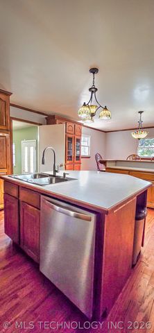 509 Sunset Strip Avenue, Eufaula, OK 74432