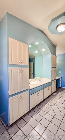 509 Sunset Strip Avenue, Eufaula, OK 74432