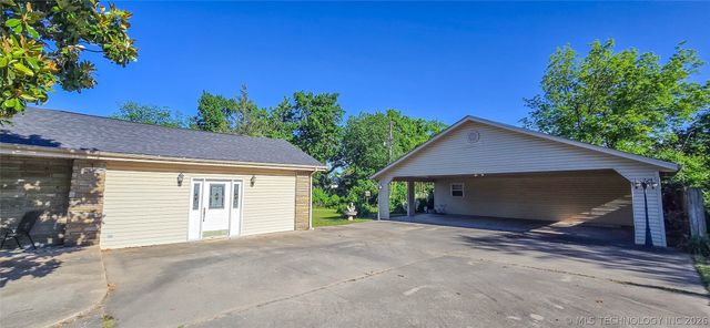 509 Sunset Strip Avenue, Eufaula, OK 74432