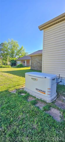 509 Sunset Strip Avenue, Eufaula, OK 74432