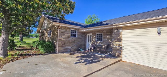 509 Sunset Strip Avenue, Eufaula, OK 74432