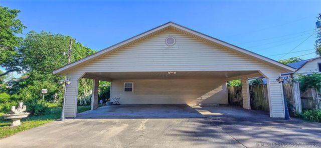 509 Sunset Strip Avenue, Eufaula, OK 74432